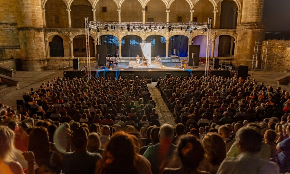 Teatro, patrimonio y una escapada inolvidable. Bienvenidos al Festival de Alcántara.